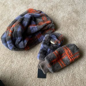 NWOT Plaid Faux Fur Scarf and Mitten Set